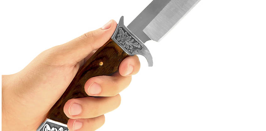 Nožík do lesa s ergonomicky tvarovanou ruckou